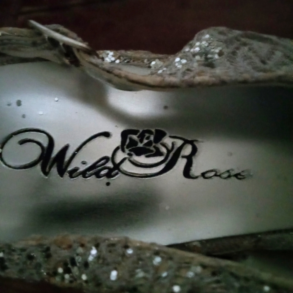 Wild Rose - Picture 2 of 5